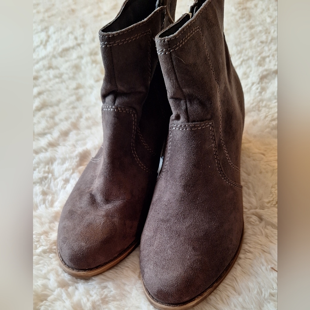 Jore Brown Ankle Boots 7M